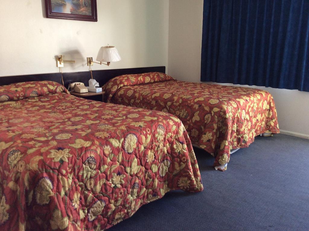 Economy Inn Tonopah Room photo
